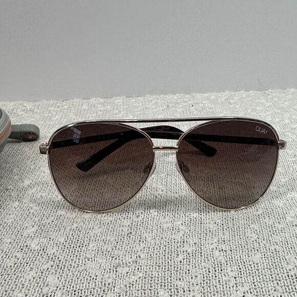 QUAY VIVIENNE Gold Brown Aviator Glasses Sunglasses w Case - Picture 3 of 11